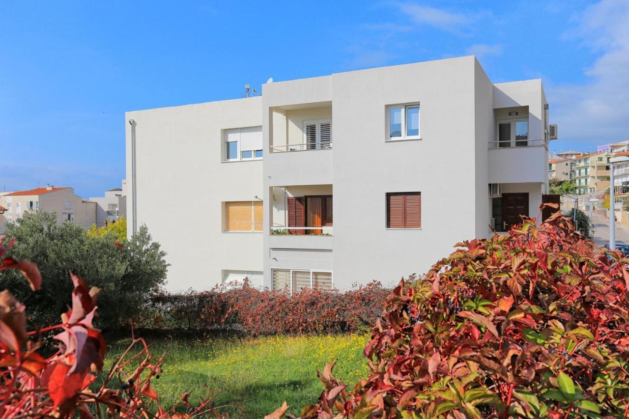 Apartments With A Parking Space Makarska - 5984 Exterior photo