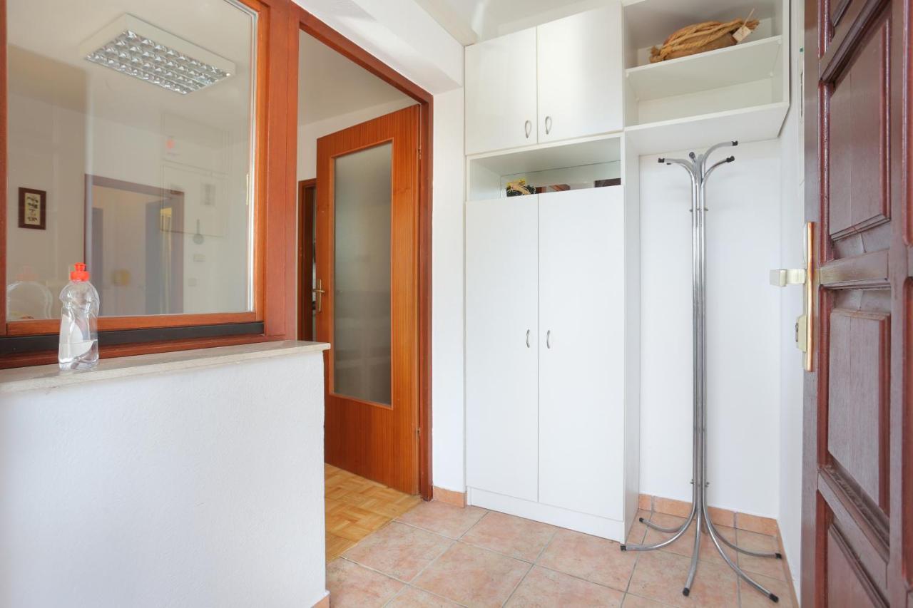 Apartments With A Parking Space Makarska - 5984 Exterior photo